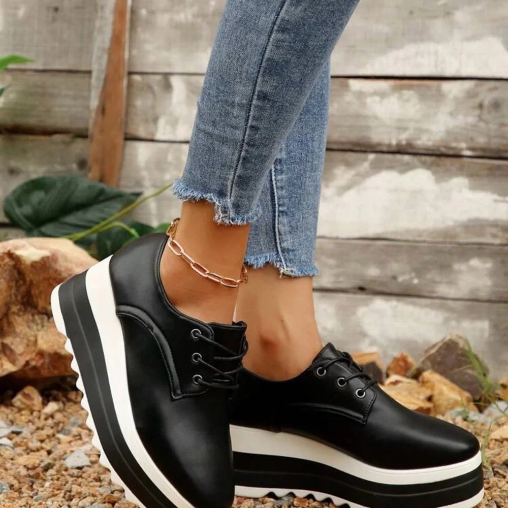 Sleek Black Platform Women's Shoes..
only (1) 9.5 left. - Picture 2 of 2